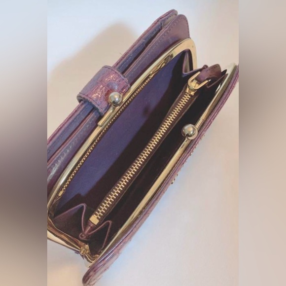 Miumiu Croc Embossed Kisslock Wallet - Picture 2 of 7